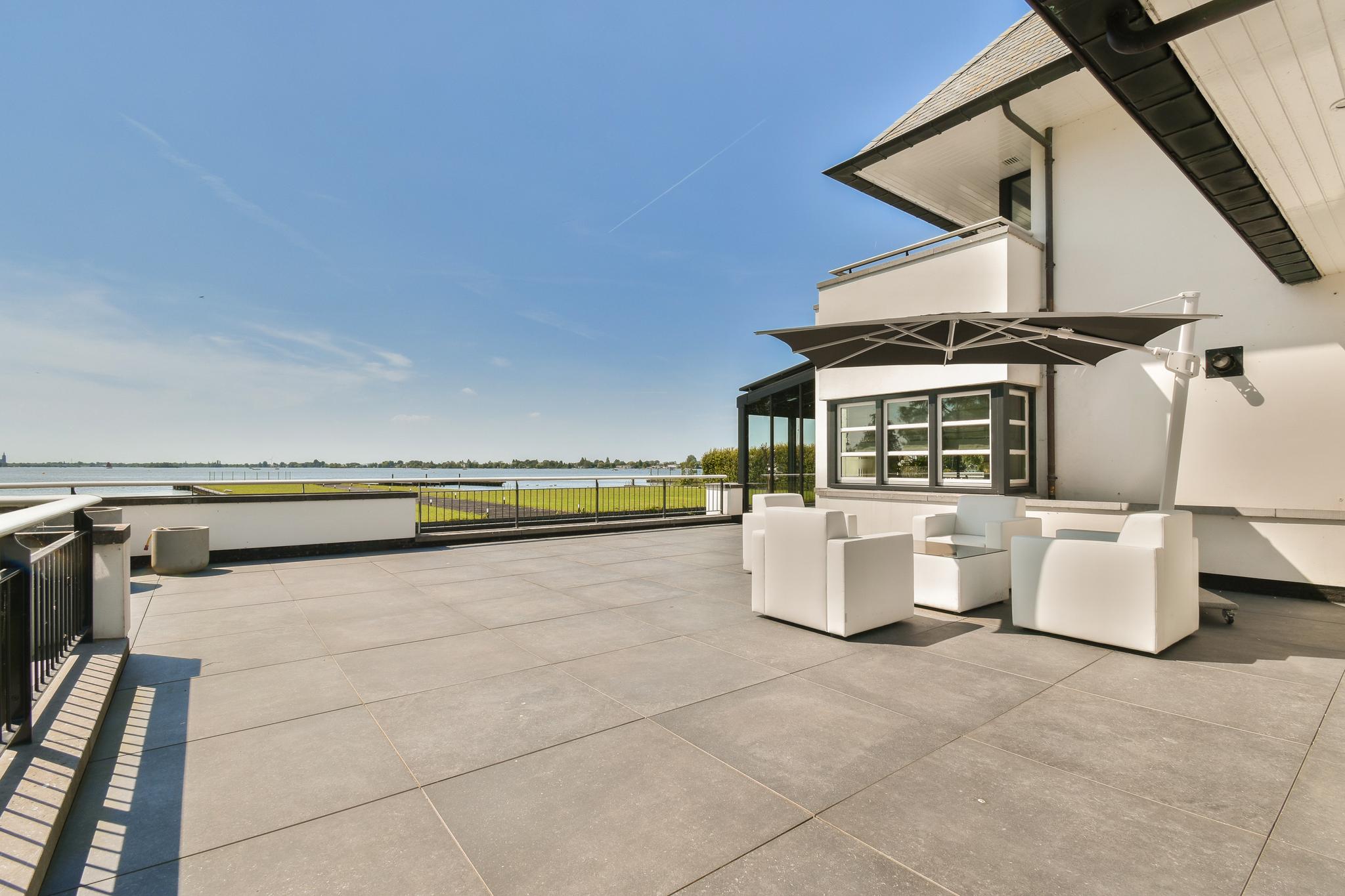 De villa van Joop Leliveld in Vinkeveen