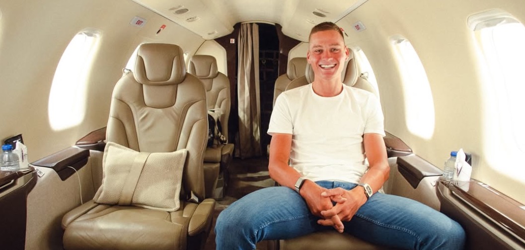 Mathieu van der Poel in een privéjet