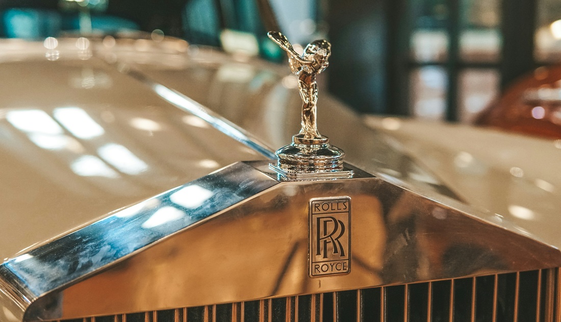 Het welbekende Spirit of Ecstasy van Rolls-Royce